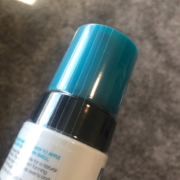 St Tropez Self Tan Classic Bronzing Mousse - Picture 3 of 3